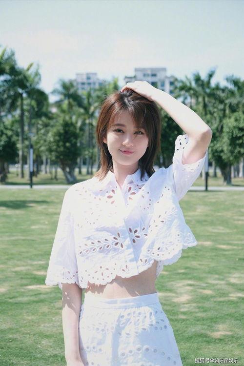 娱乐吃瓜酱服饰,潮流与趣味并存，打造个性时尚新风尚